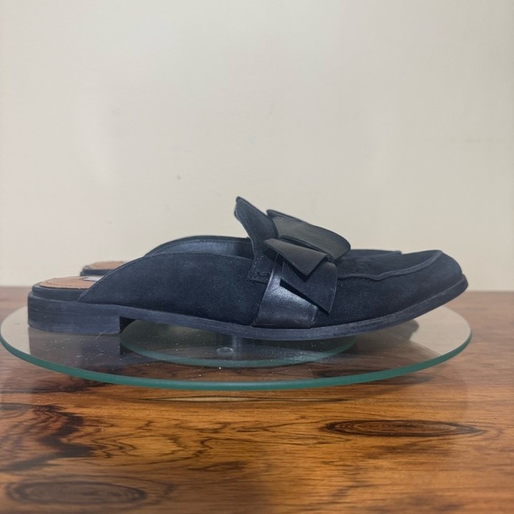 &other stories Mule Slippers in black suede - Picture 6 of 14